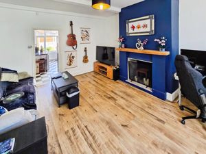 Lounge- click for photo gallery